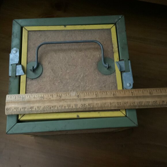 VINTAGE OBERLIN BAIT CANTEEN 7"X6" - Picture 9 of 9